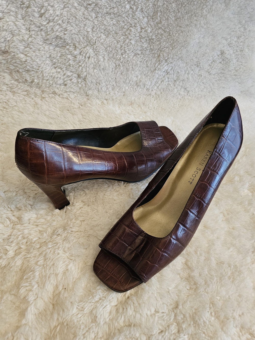 Vintage Karen Scott Croc Embossed Brown Peep Toe Heels